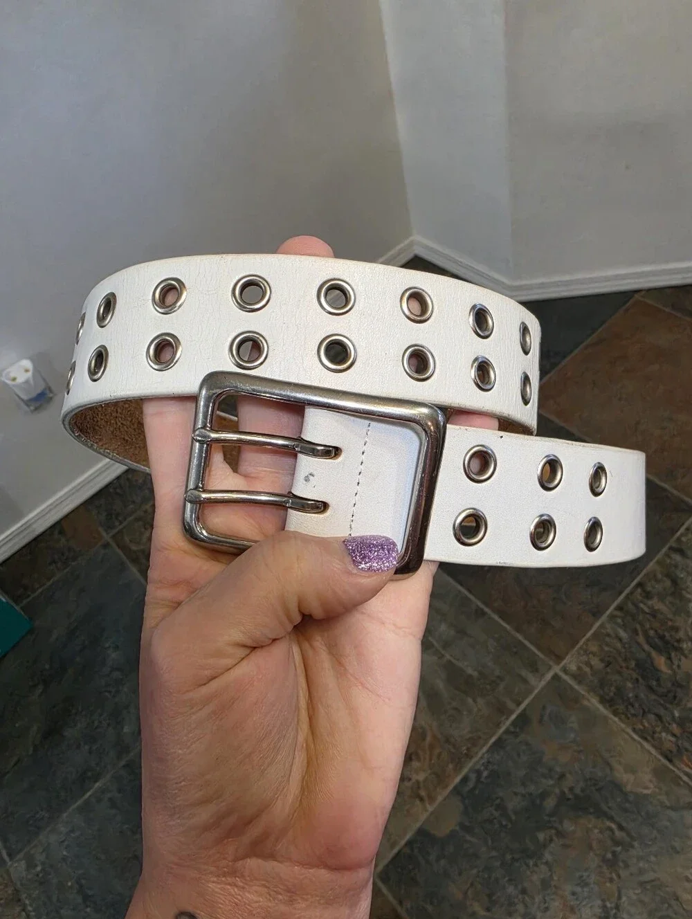 Vintage Interplanet White Leather Double Grommet Belt Size 40/100